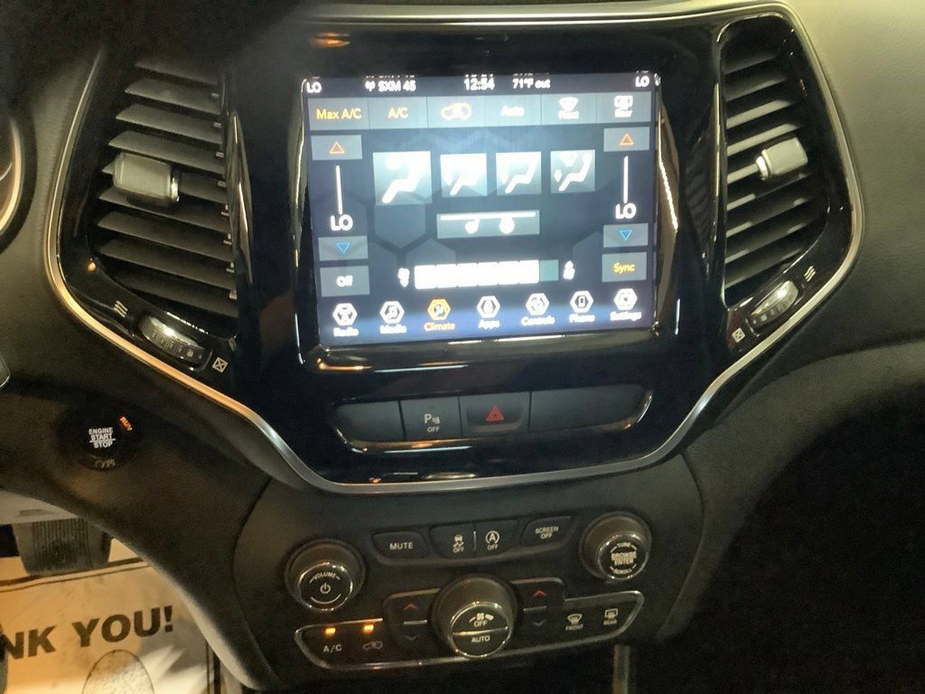 Used 2019 Jeep Cherokee Limited AWD/4WD image 32