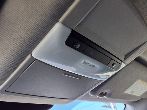 Used 2025 Nissan Sentra SV FWD image 26
