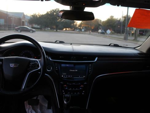 Used 2019 Cadillac XTS Luxury image 21