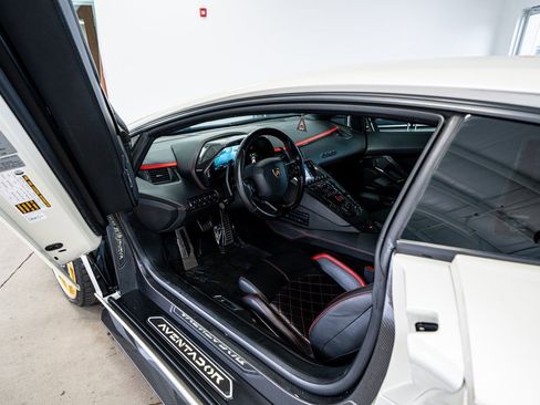 Used 2017 Lamborghini Aventador S image 39