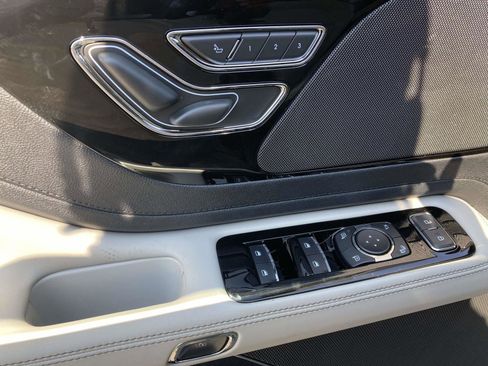 New 2025 Lincoln Aviator 2WD image 21