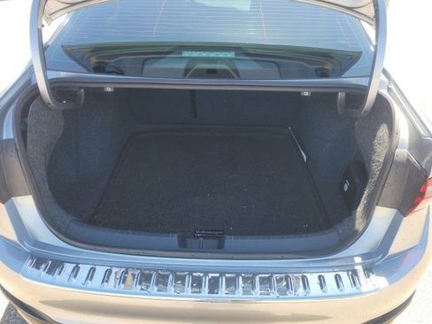 Used 2024 Volkswagen Jetta SE image 24