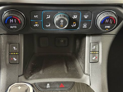 Used 2019 GMC Acadia SLT w/ Black Edition image 16