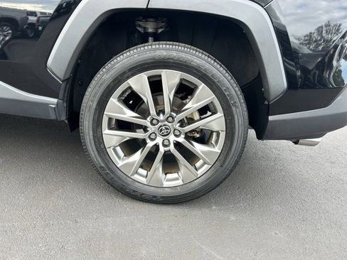 Used 2021 Toyota RAV4 Limited image 10