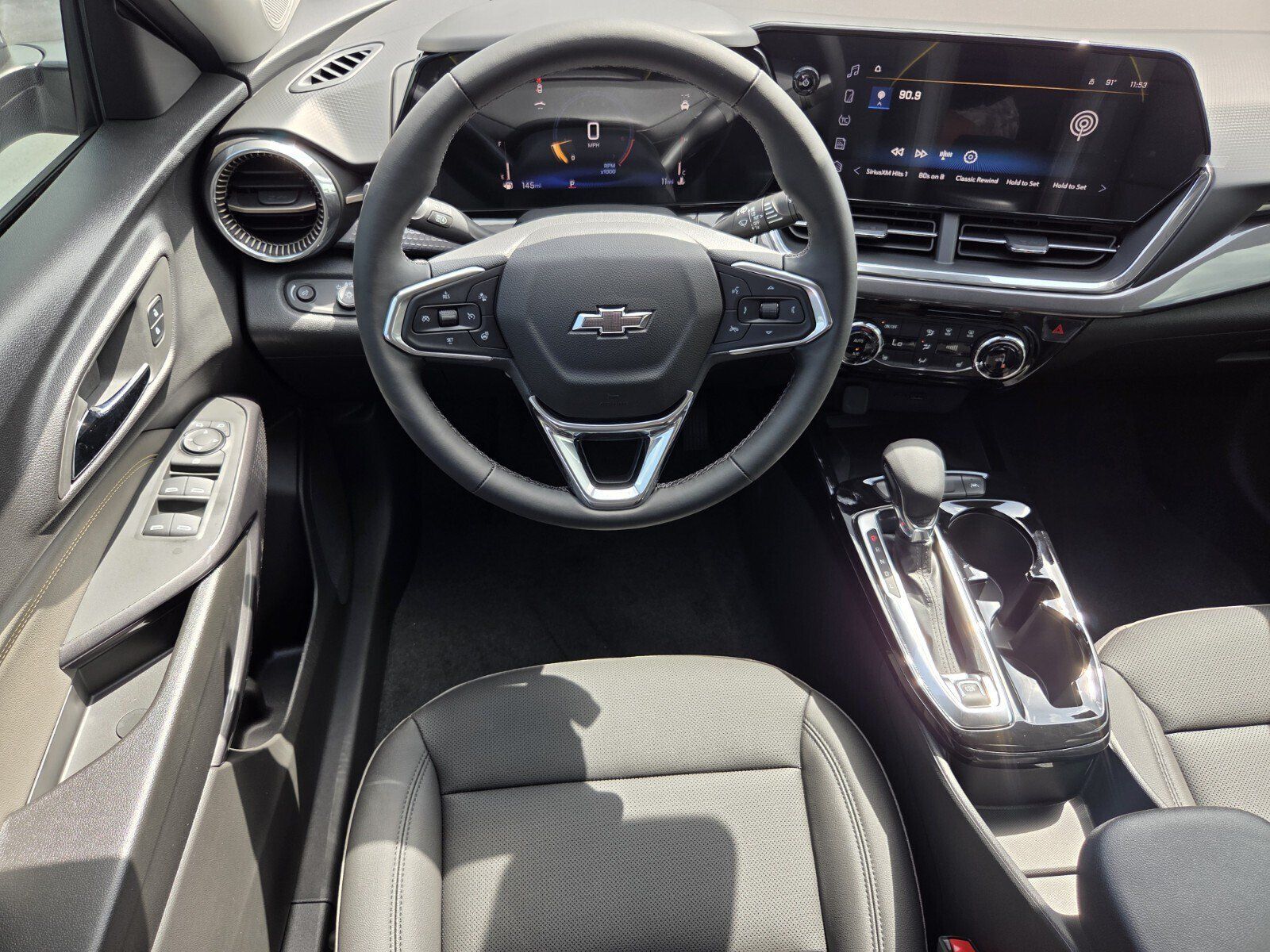 New 2026 Chevrolet Trax ACTIV w/ Sunroof Package FWD image 9