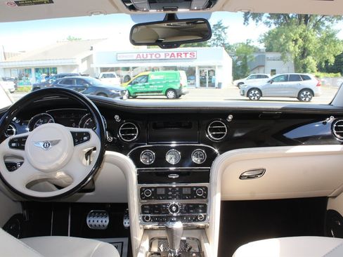 Used 2013 Bentley Mulsanne RWD image 24