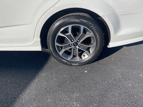 Used 2019 Chevrolet Sonic LT w/ RS Package image 9