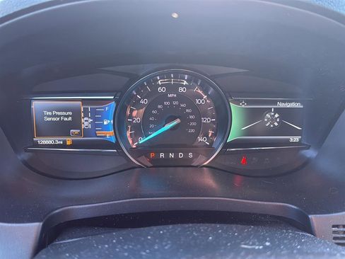 Used 2018 Ford Explorer Limited w/ Equipment Group 301A image 3