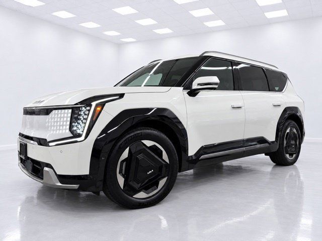 Used 2024 Kia EV9 Land AWD/4WD image 5