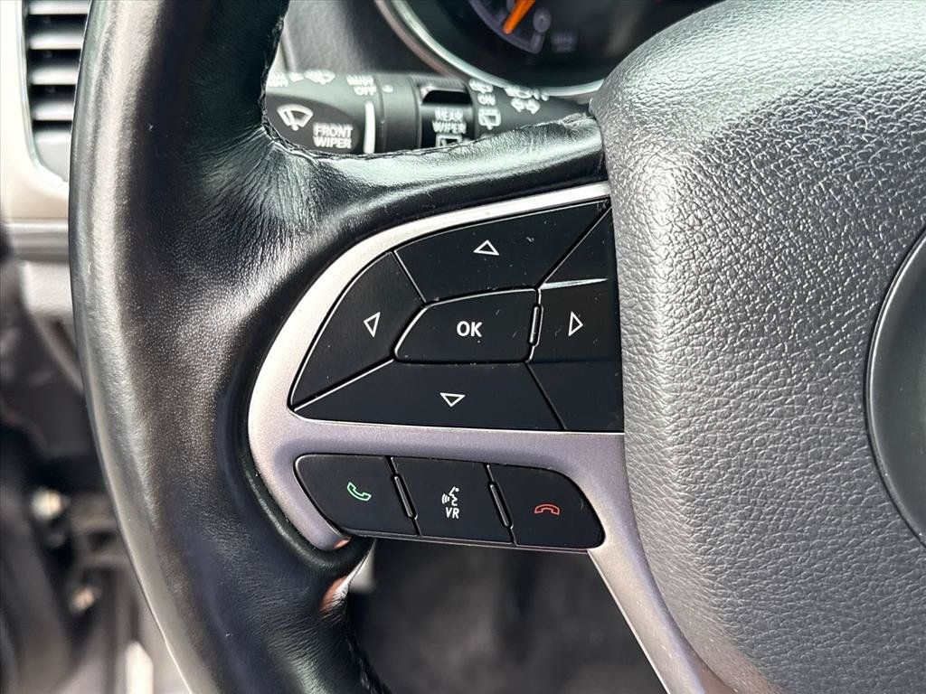 Used 2021 Jeep Grand Cherokee Laredo AWD/4WD image 18