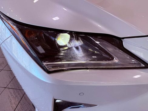 Used 2018 Lexus RX 450h AWD w/ Premium Package image 15