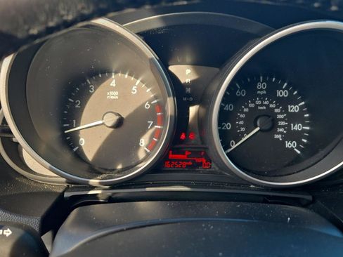 Used 2012 MAZDA MAZDA5 Touring w/ Moonroof & Audio Pkg image 5