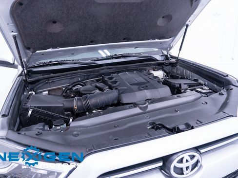 Used 2020 Toyota 4Runner SR5 image 10