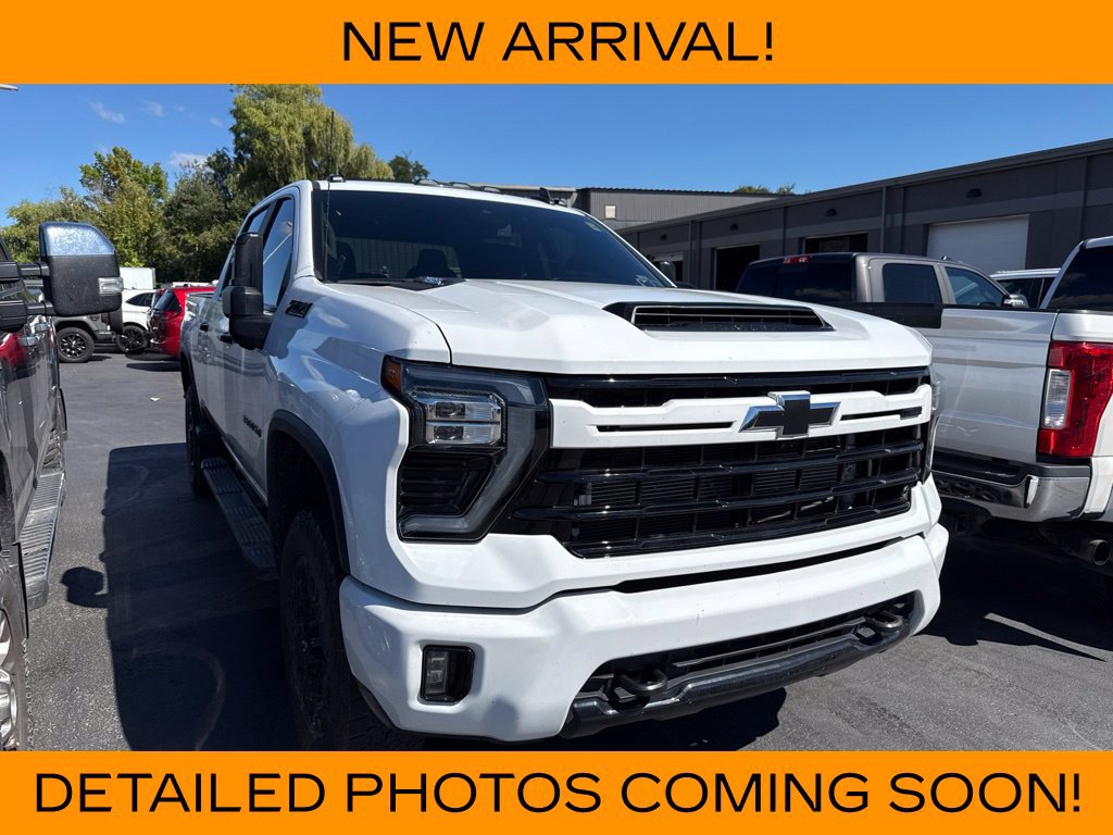 Used 2024 Chevrolet Silverado 3500 LT w/ Z71 Sport Edition AWD/4WD image 3