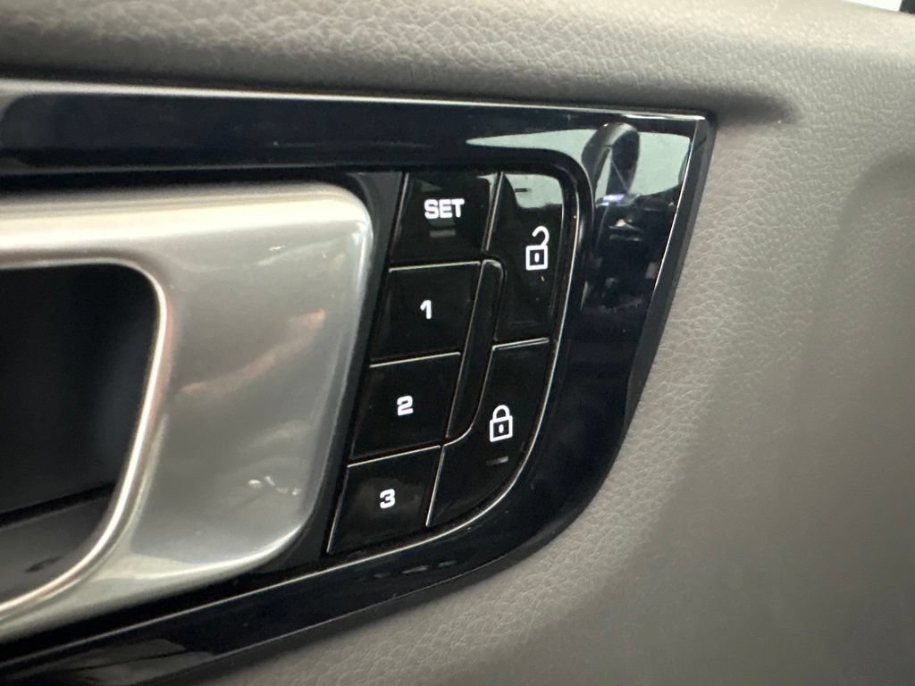 Used 2019 Porsche Cayenne AWD/4WD image 21