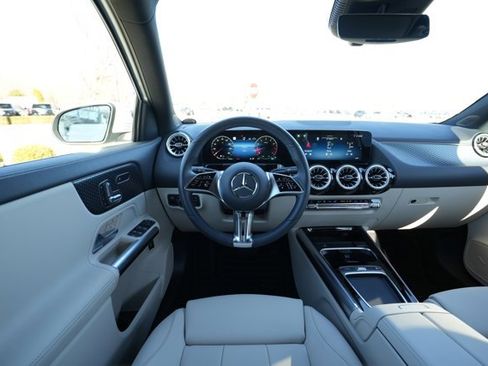 Certified 2025 Mercedes-Benz GLA 250 4MATIC w/ Driver Assistance Package image 23