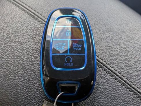 Used 2022 Hyundai Santa Cruz Limited image 34