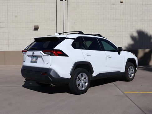 Used 2020 Toyota RAV4 LE w/ Carpet Mat Package FWD image 4