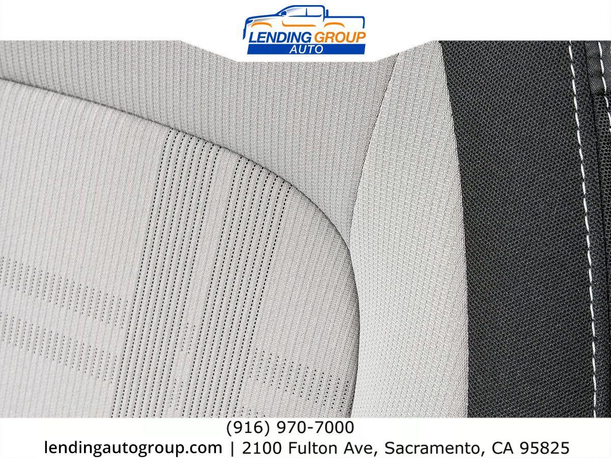 Used 2023 Hyundai Venue SEL FWD image 24