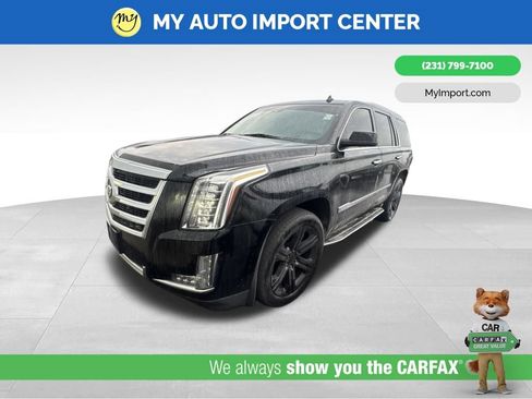 Used 2015 Cadillac Escalade Luxury AWD/4WD image 2