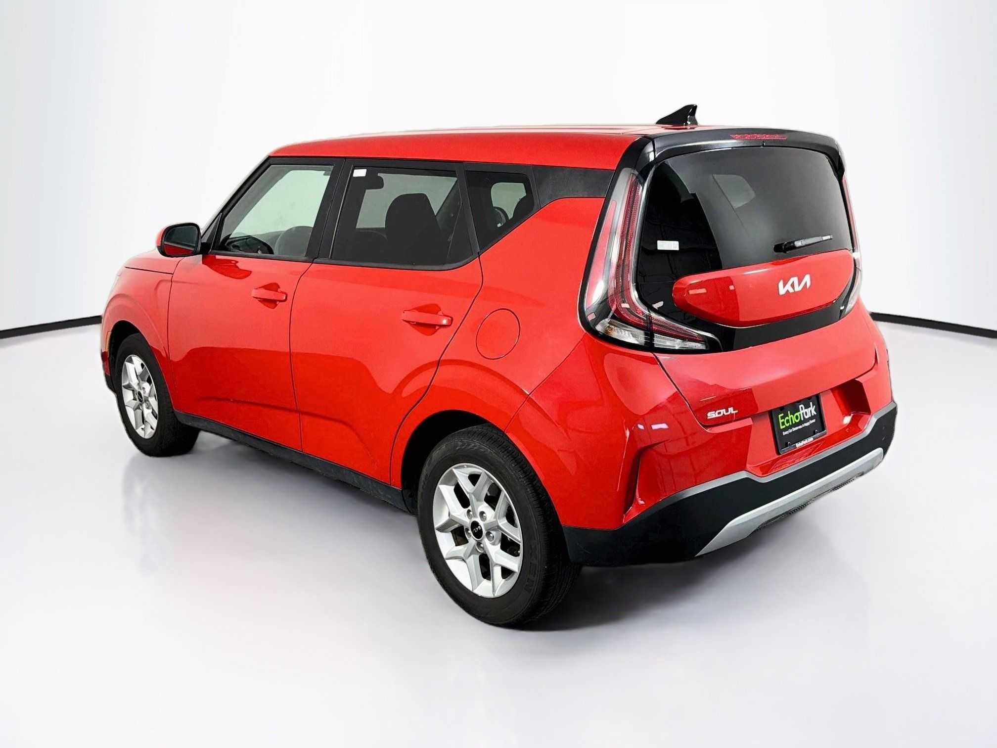 Used 2025 Kia Soul LX w/ LX Technology Package FWD image 5