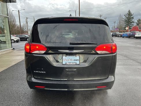Used 2020 Chrysler Voyager Lxi image 6