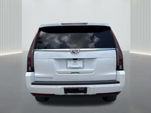 Used 2020 Cadillac Escalade Platinum RWD image 7