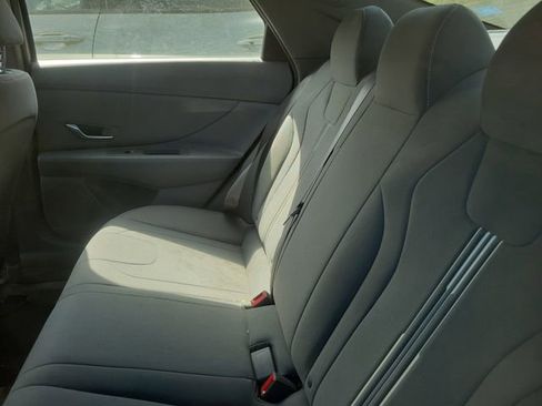 Used 2022 Hyundai Elantra SEL w/ Convenience Package image 7