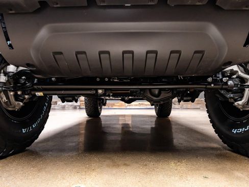 Used 2025 Jeep Wrangler Unlimited Sahara AWD/4WD image 13