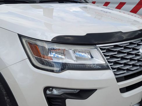 Used 2018 Ford Explorer Platinum image 7