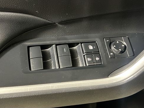 Used 2021 Toyota RAV4 XLE image 16