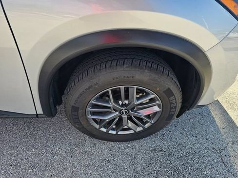 Used 2024 Nissan Rogue S FWD image 11