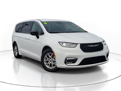 Used 2024 Chrysler Pacifica Touring-L