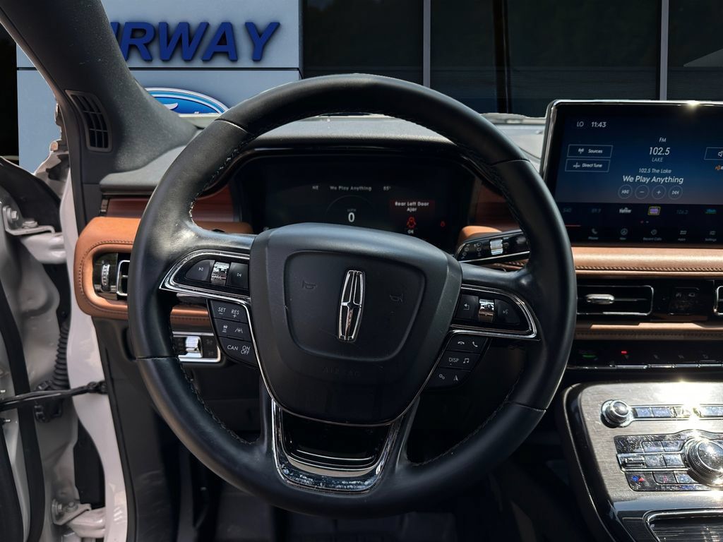 Used 2022 Lincoln Nautilus Reserve w/ Equipment Group 202A AWD/4WD image 13