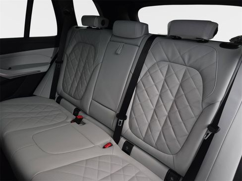 New 2026 BMW X5 xDrive40i w/ M Sport Package image 14