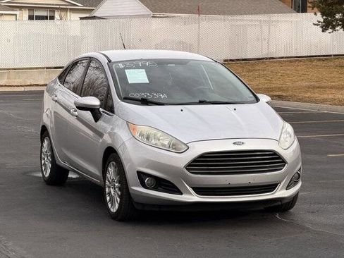 Used 2014 Ford Fiesta Titanium image 2