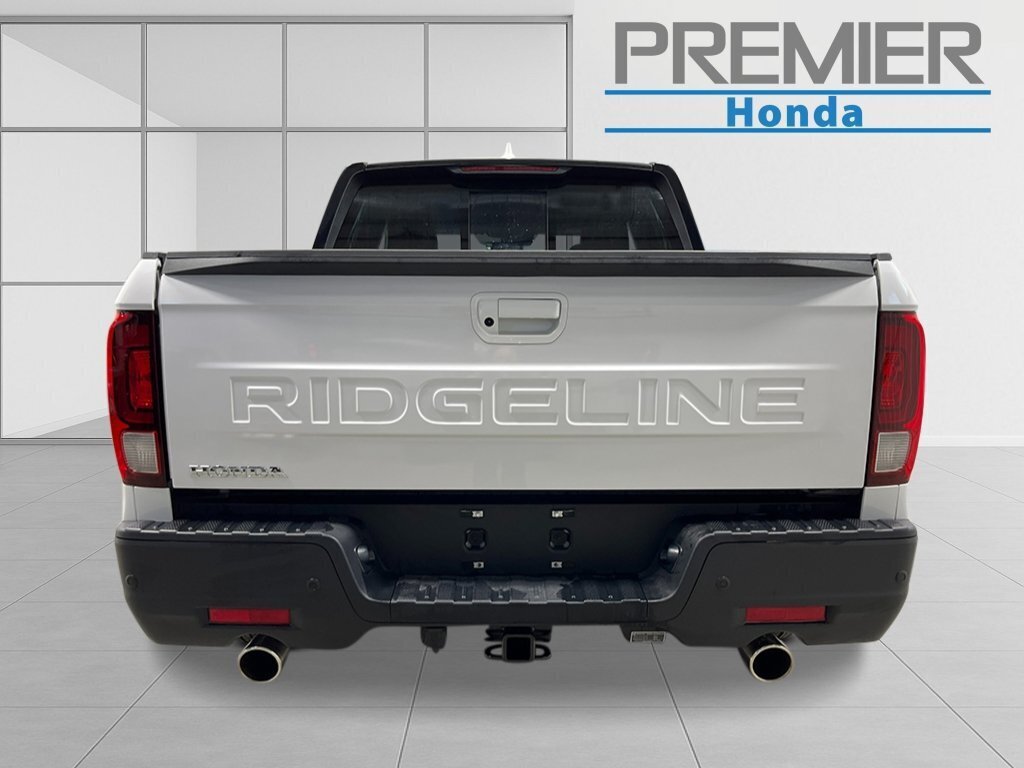 New 2026 Honda Ridgeline Black Edition image 4