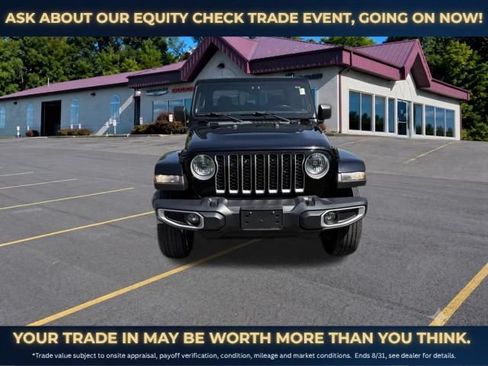 Used 2022 Jeep Gladiator Overland w/ Popular Equipment Package AWD/4WD image 2
