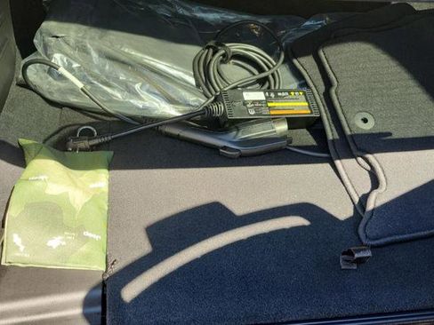 Used 2024 Jeep Wrangler Unlimited Sahara AWD/4WD image 11