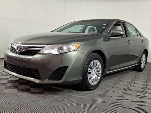 Used 2012 Toyota Camry LE FWD image 5
