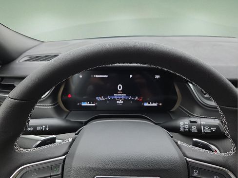 New 2025 Jeep Grand Cherokee L Laredo image 23