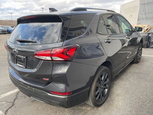 Used 2022 Chevrolet Equinox RS w/ Infotainment Package image 5