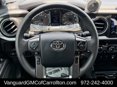 Used 2019 Toyota Tacoma TRD Off-Road w/ Technology Package AWD/4WD image 13