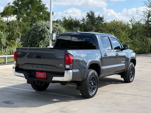Used 2020 Toyota Tacoma SR5 RWD image 4