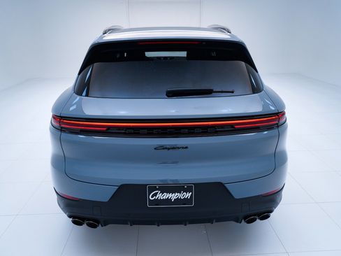 Used 2026 Porsche Cayenne AWD/4WD image 10