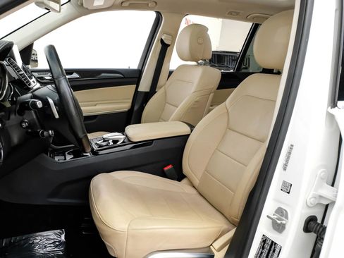 Used 2017 Mercedes-Benz GLS 550 4MATIC image 27