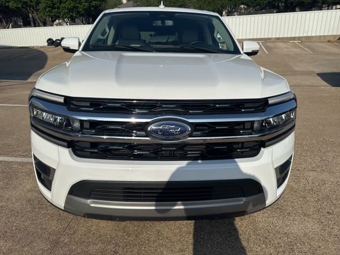 Used 2024 Ford Expedition Max Limited image 10