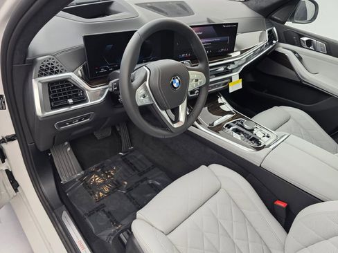 New 2027 BMW X7 xDrive40i w/ Premium Package AWD/4WD image 9