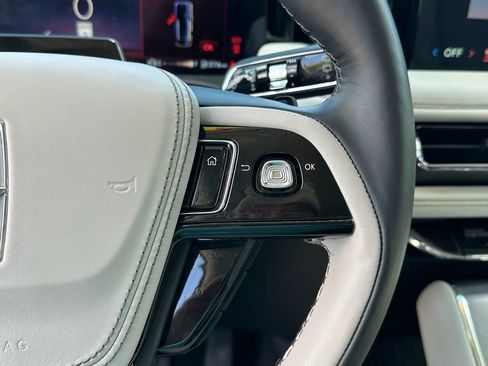 New 2026 Lincoln Aviator AWD image 8