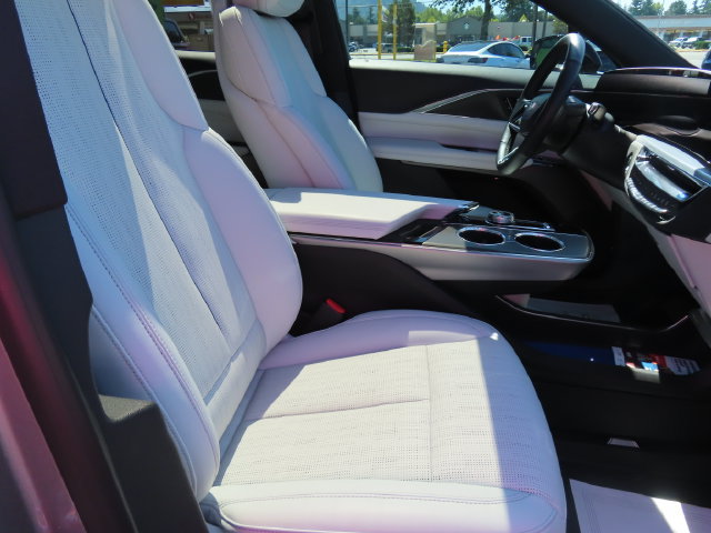Certified 2024 Cadillac Lyriq Luxury w/ LPO, Floor Liner Package AWD/4WD image 44